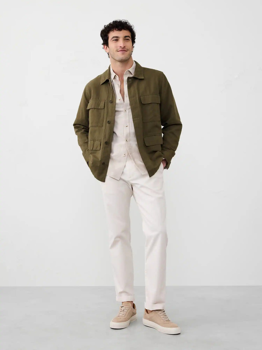 Chaqueta ligera de campo de mezcla de lino para hombre en color oliva