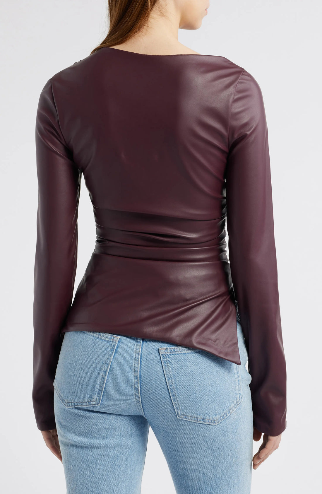 Top de cuero con dobladillo dividido asimétrico para mujer