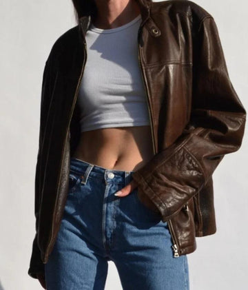 Braune Damen-Lederjacke mit weitem Revers und geräumigen Ärmeln aus Lammfell in Übergröße