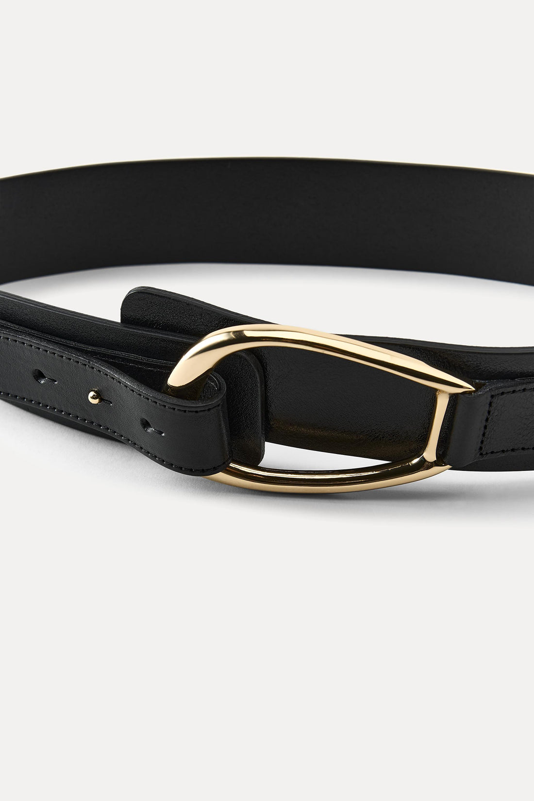 Damen-Ledergürtel mit ovaler Metallschnalle