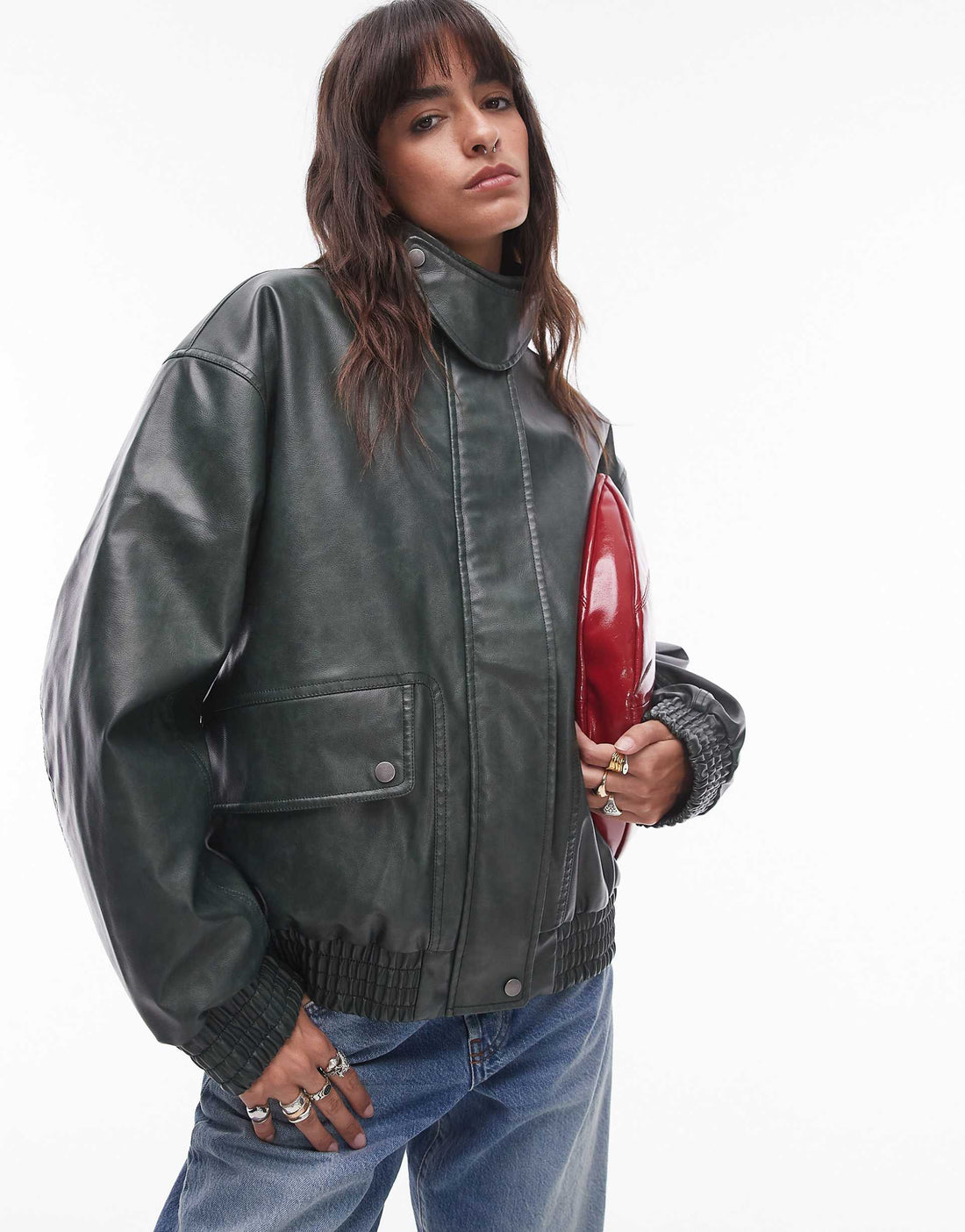 Chaqueta bomber de cuero de corte extragrande para mujer