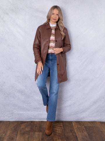 Brauner Damen-Ledermantel mit Knopfleiste