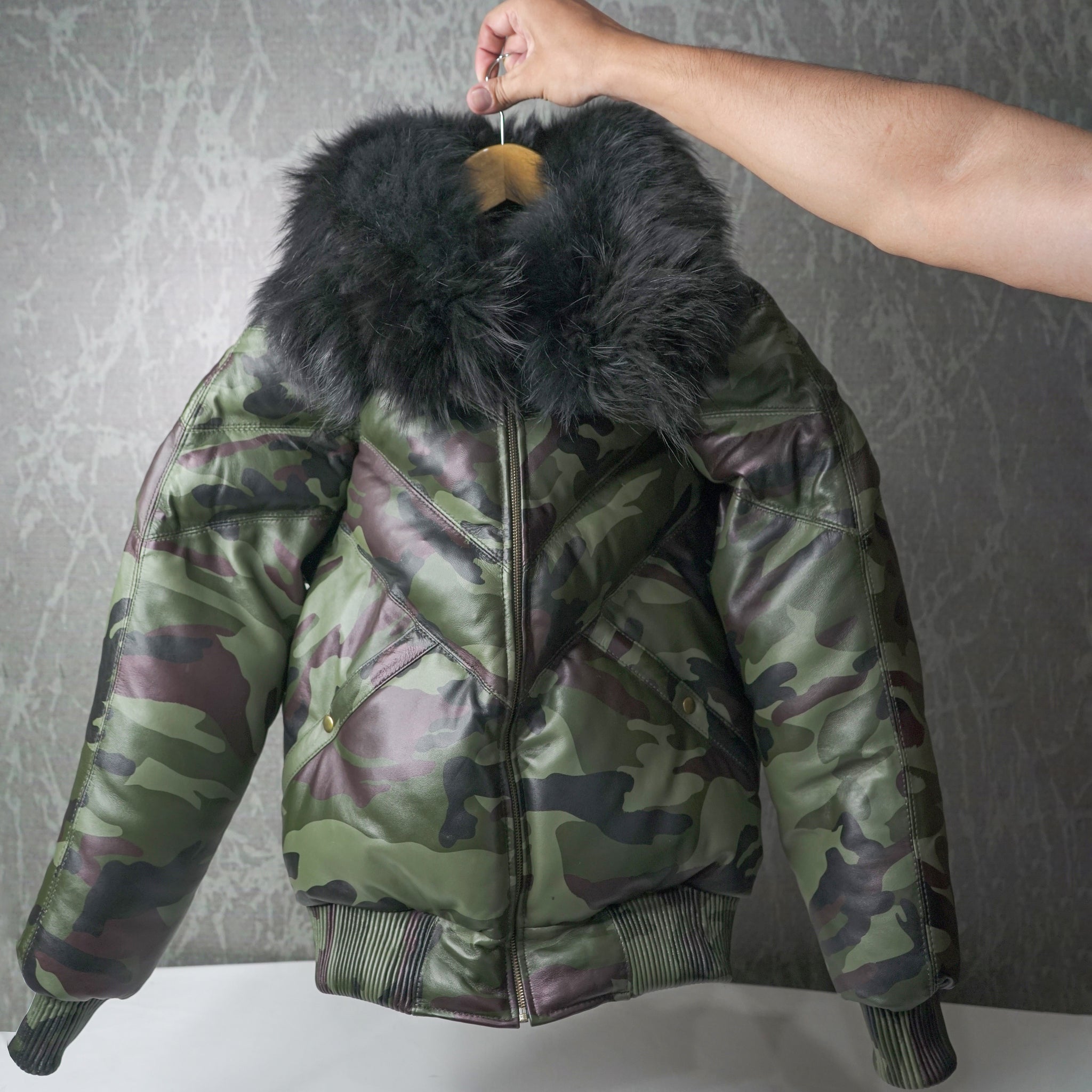 Men's Camo 100% Duck Down Real Fur Collar V-Bomber  Sheepskin Leather Jacket