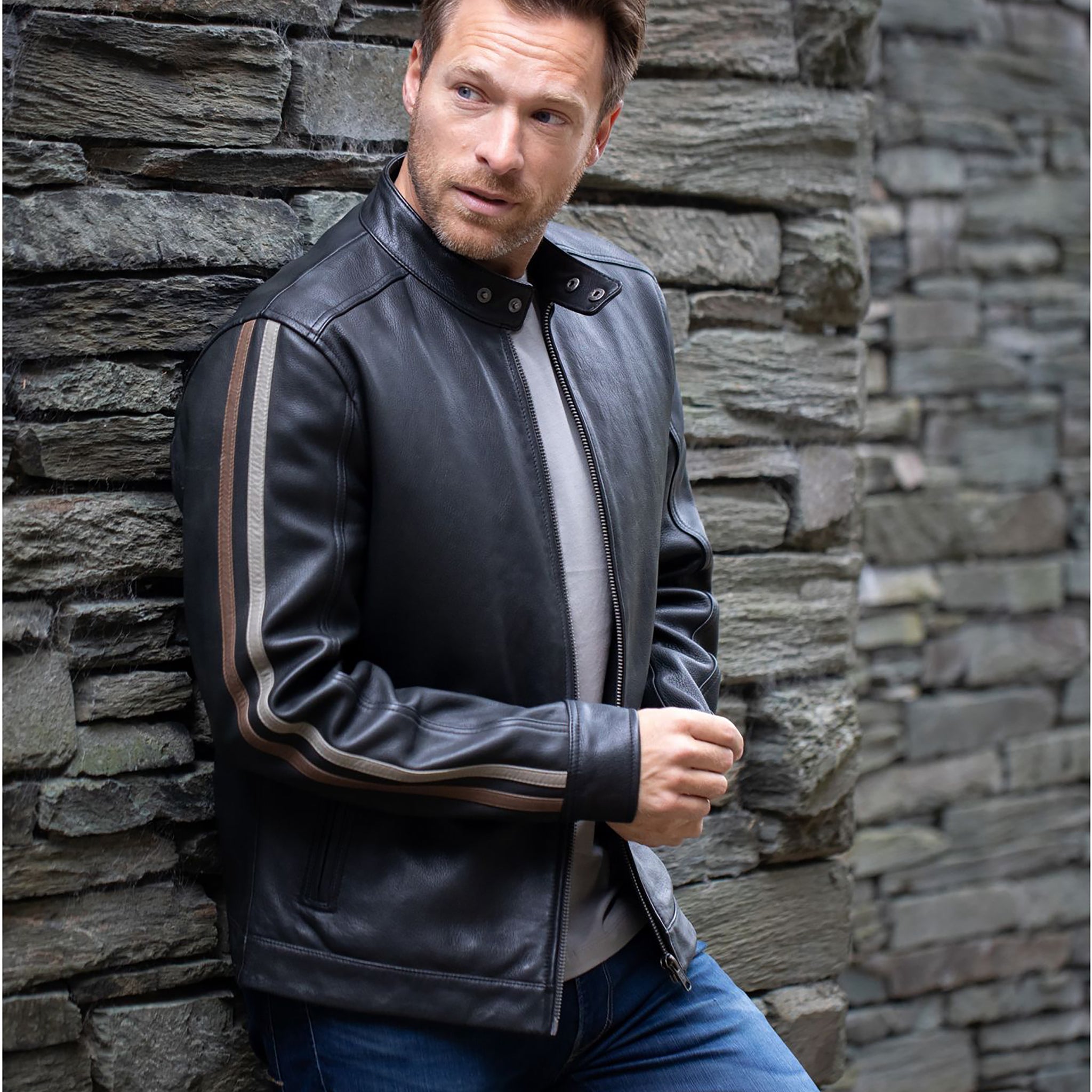 Chaqueta motera de cuero con rayas en contraste Sath