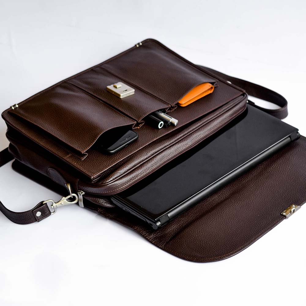 Unisex Leather Laptop Messenger Bag – Brown