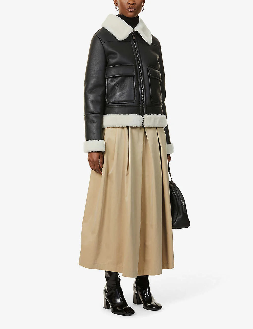 Women’s Black Two Pockets Collared Leather Shearling Jacket