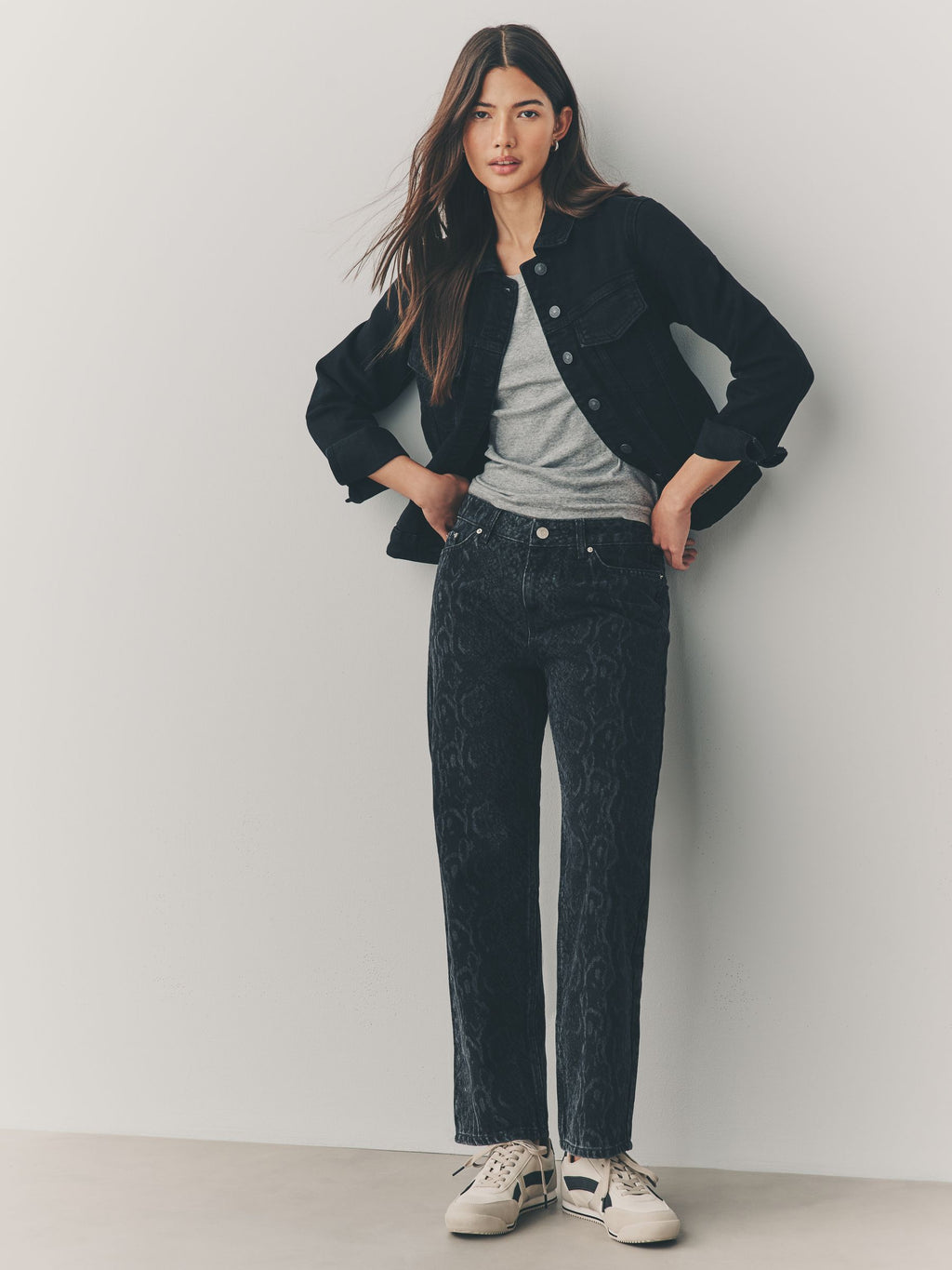 Women's Classic Collar Black Fitted Denim Jacket