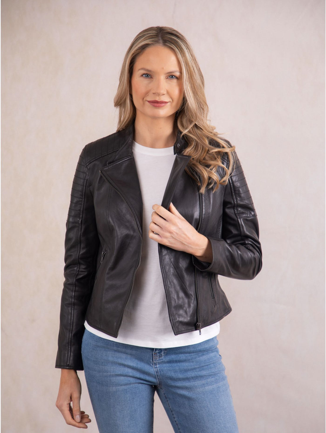 Easy Fit Bikerjacke aus Leder mit Nietenkragen für Damen