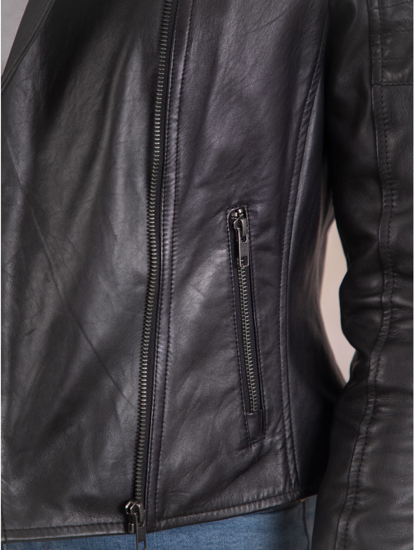 Women's Easy Fit Stud Collar Leather Biker Jacket