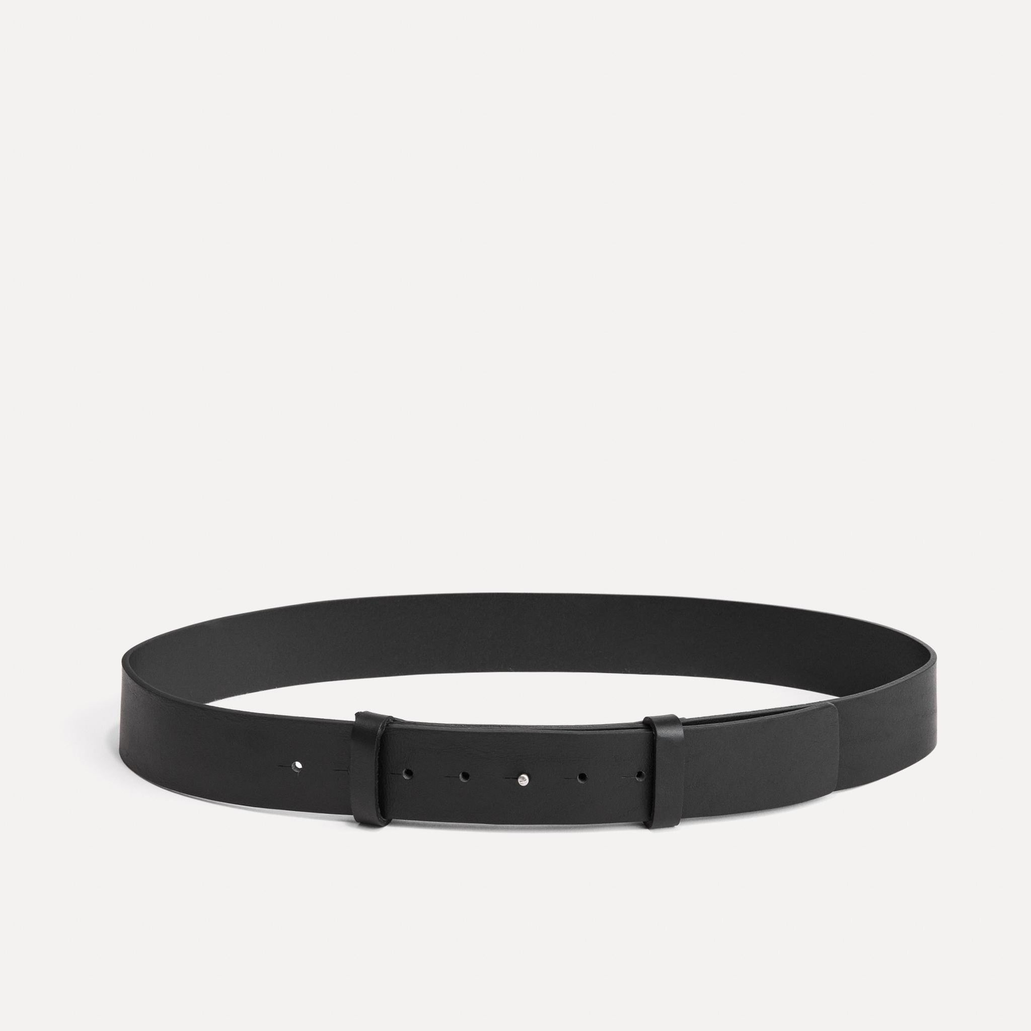 Women's Push Back Fastening with a Metal Piece Leather Belt