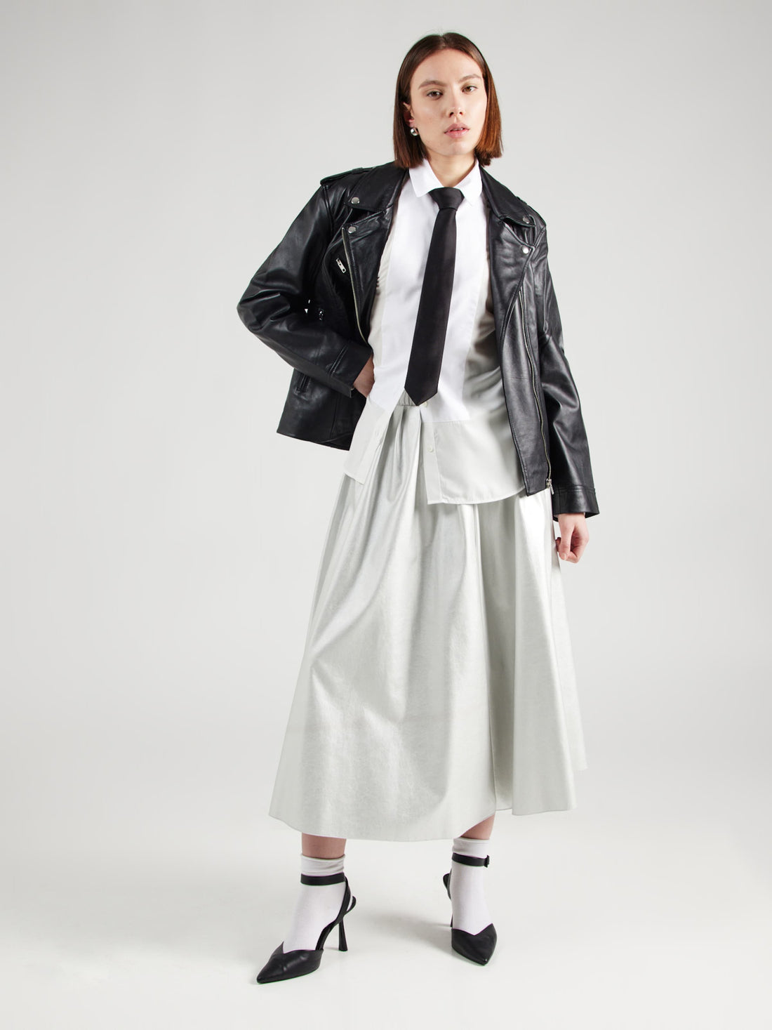 Damen Bikerjacke aus glattem Stoff und Leder