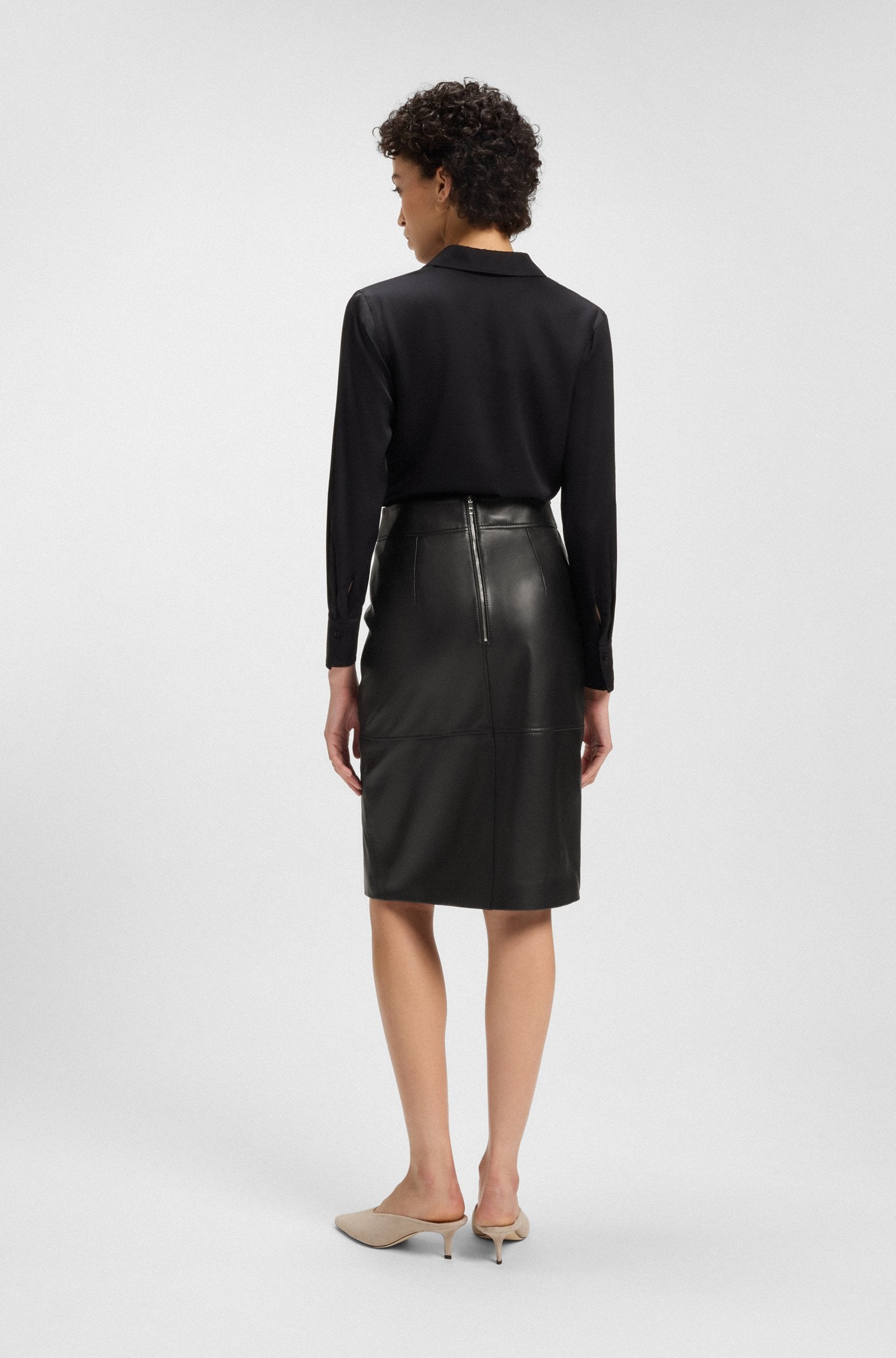 Women's Slim-Fit Pencil Skirt in Leather