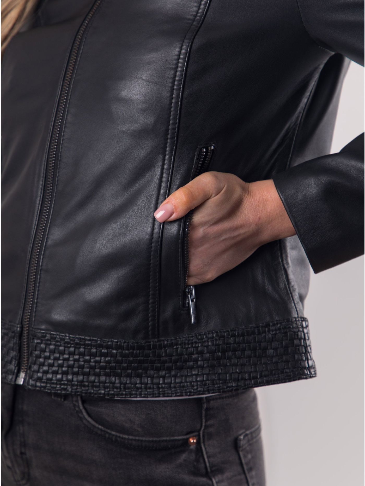 Women's True Fit Black Simple Leather Jacket