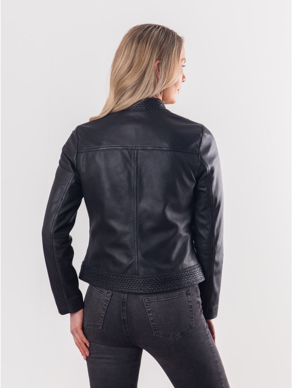 Women's True Fit Black Simple Leather Jacket