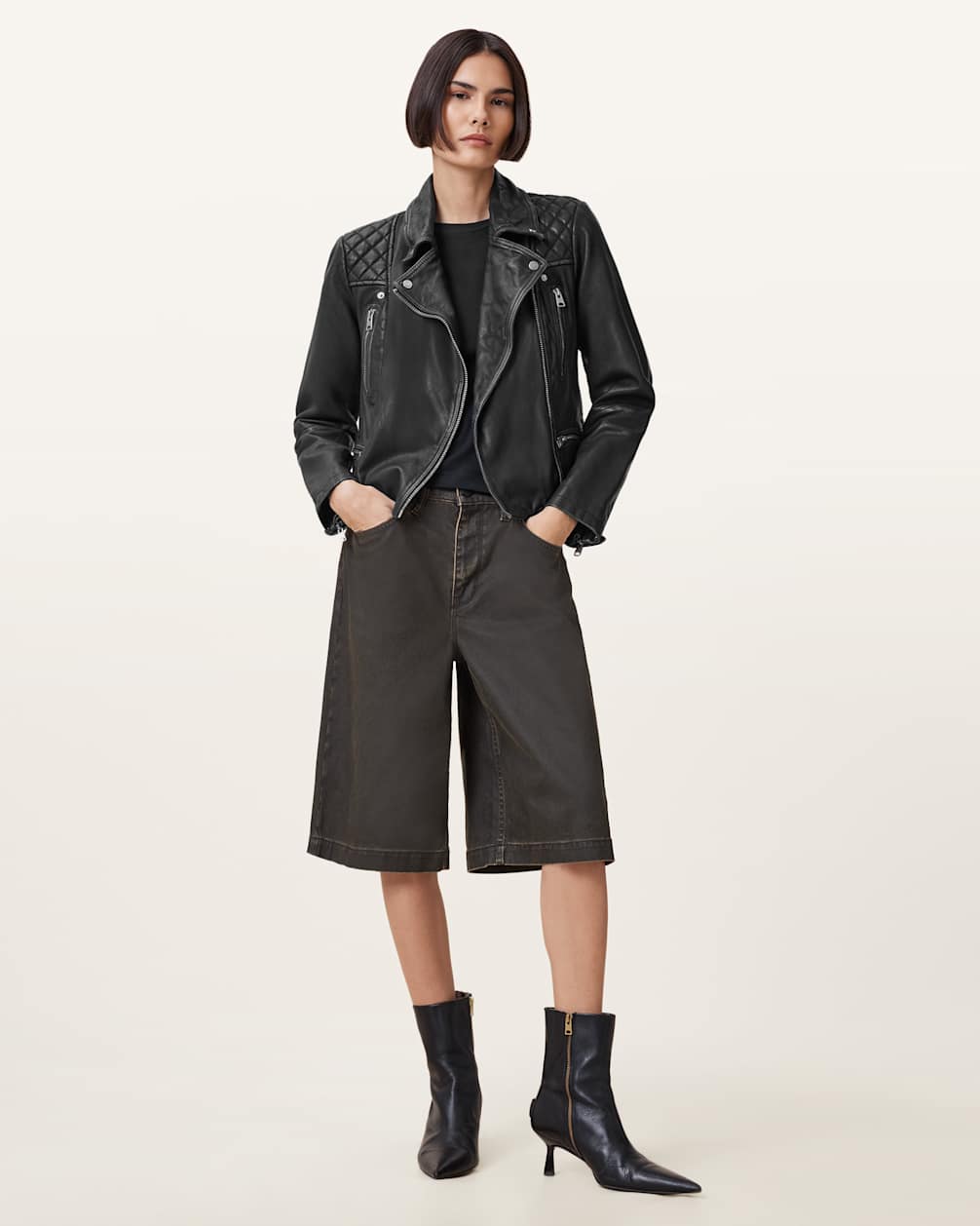 Damen-Bikerjacke aus Leder mit Reißverschlussmanschetten